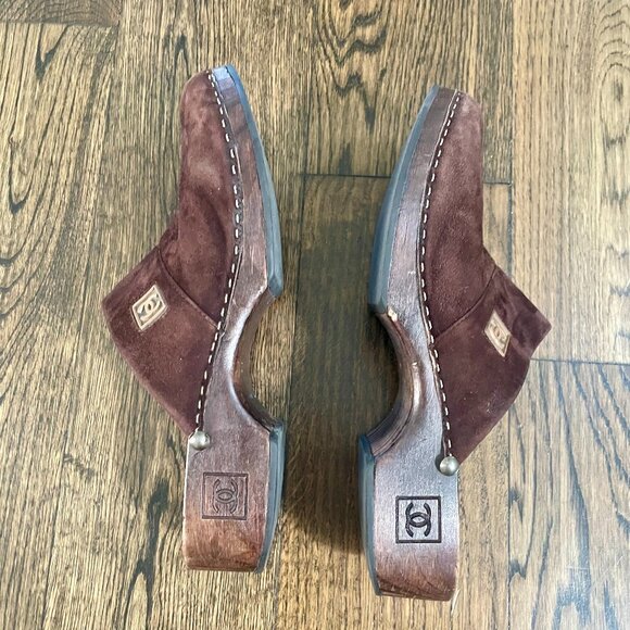 CHANEL Brown Suede Classic CC Logo Vintage Clogs Mules 39 8.5 9 Platform Slides - Picture 1 of 6